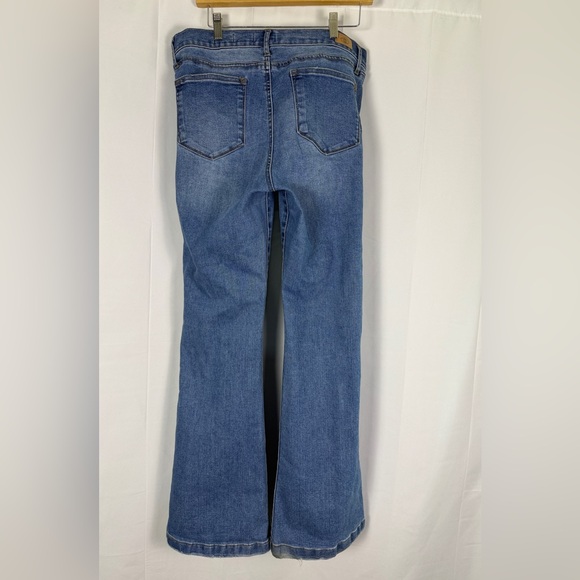 Sofia Blue Denim Jeans by Sofia Vergara “Melisa Flare” - Size 14 - Picture 3 of 10